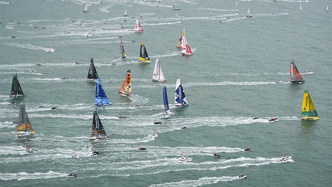 Départ du Vendée Globe : voiliers sur la mer